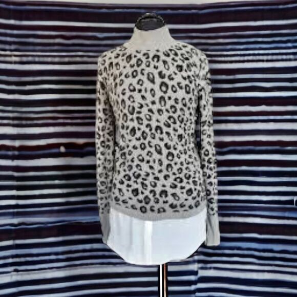 Apt.9 Gray Leopard Animal Print Shirttail Turtleneck Layered Look Sweater M EUC - Picture 14 of 16
